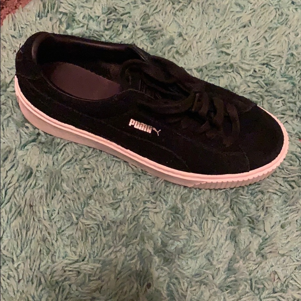 Shoes - Picture 2 of 3